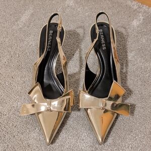 Gold Slingback Heels with Bow